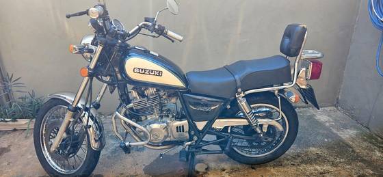 SUZUKI INTRUDER 250 